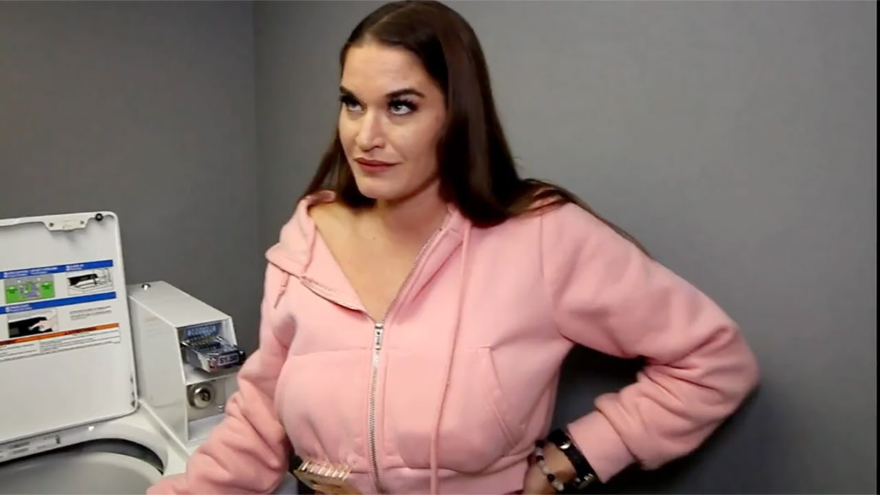 Kendra Heart Blowjob