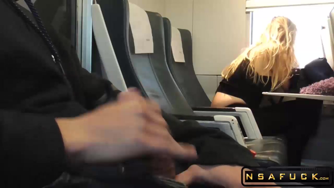 UNKNOWN  REAL TRAIN CUMSHOT IN THE MOUHT