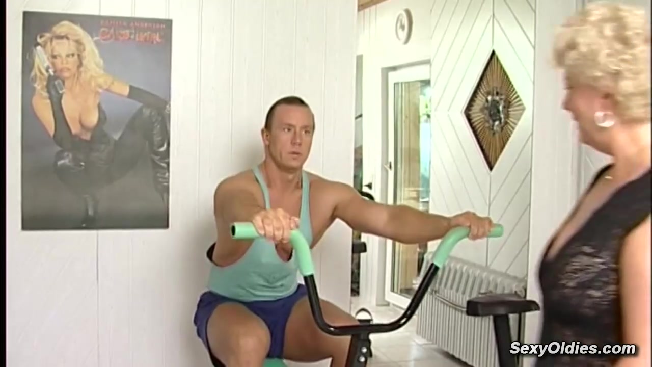 Trainer fucks BBW German mature lady Beta