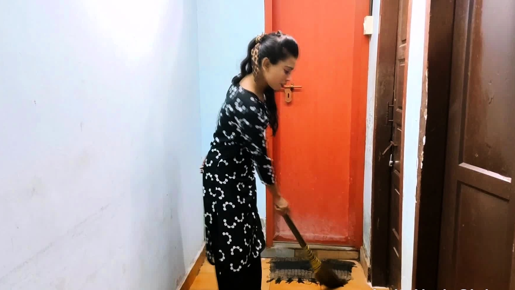 18 Year Old Indian Maid Has Sex With Her House Owner