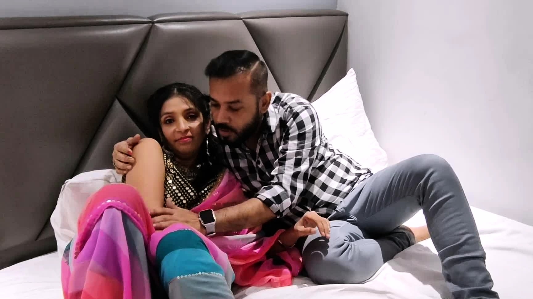 Mature Indian Aunty Giving Blowjob