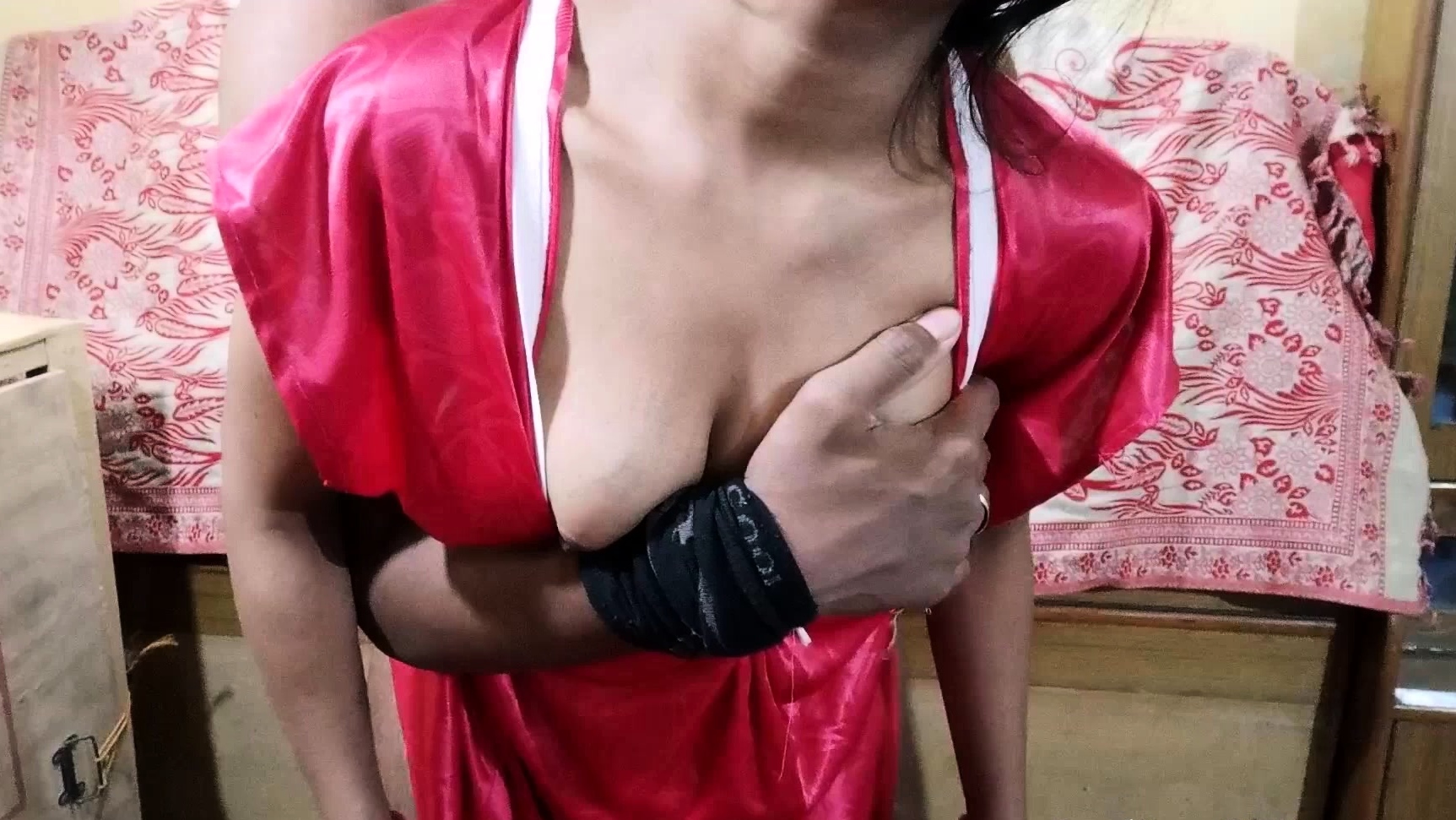 Desi Bhabhi From Indian Village Having Amazing Sex