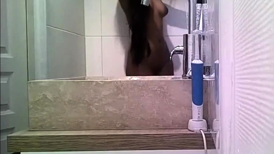 Indian stepdaughter spied in the shower