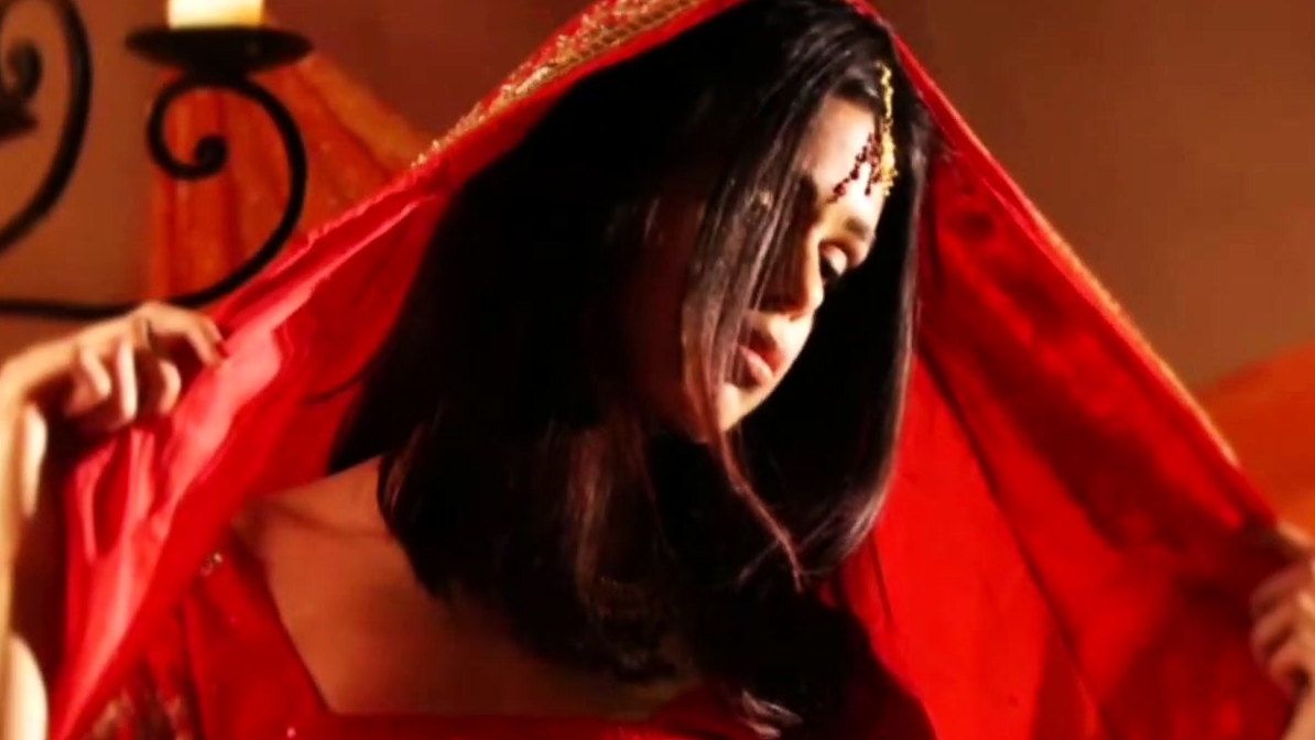 Horny Indian Girlfriend Getting Nude
