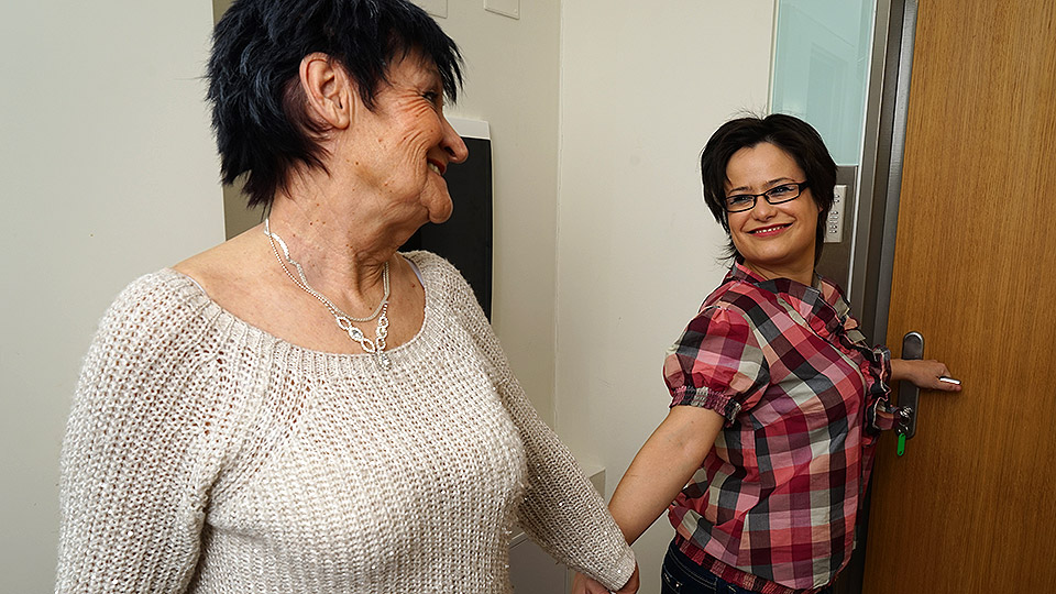 Two horny housewives go to town