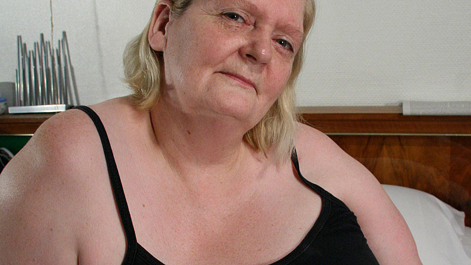 This big mama gets her face covered in cum