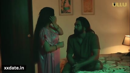 POOJA KI MUMMY KE SATH BOYFRIEND NE KI CHUDAI POOJA GYI THI BAHAR - Sex Wife