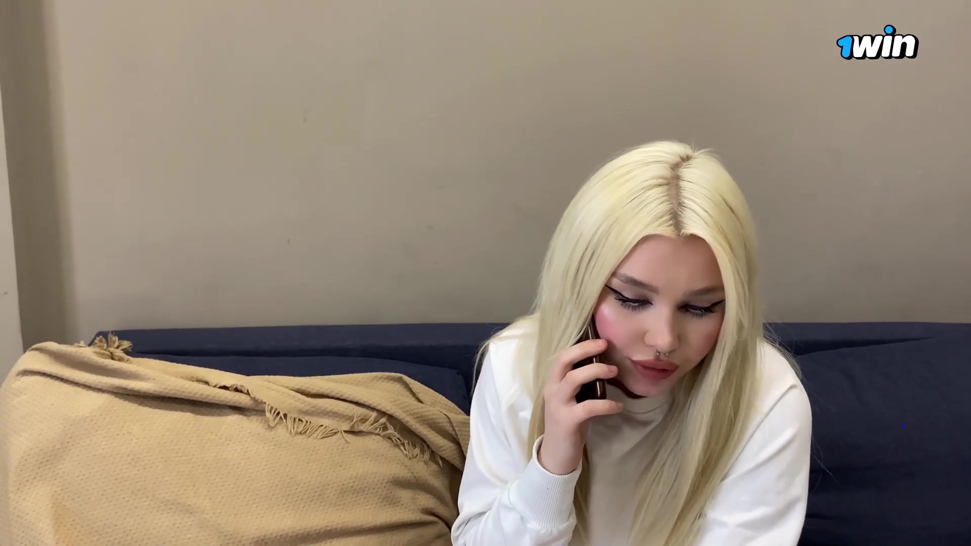 Sexy platinum-blonde fuckslut wife wouldn't let her husband lose his job - the h