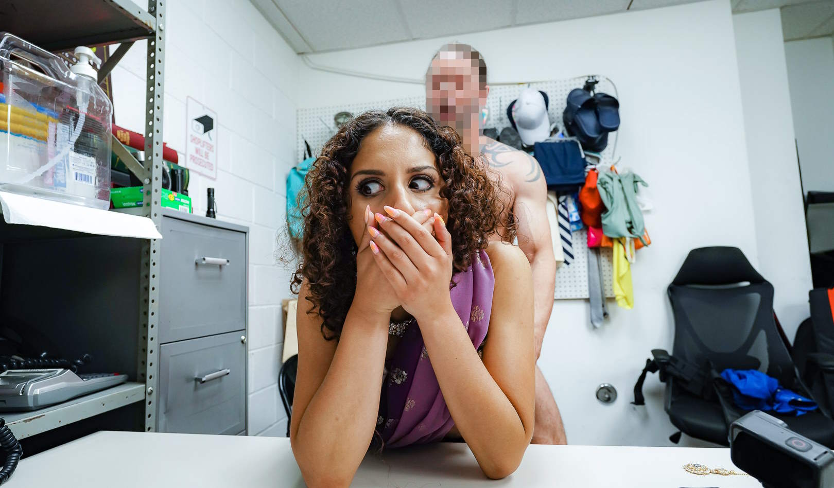 Stealing desi cougar busted and fucked on the office desk