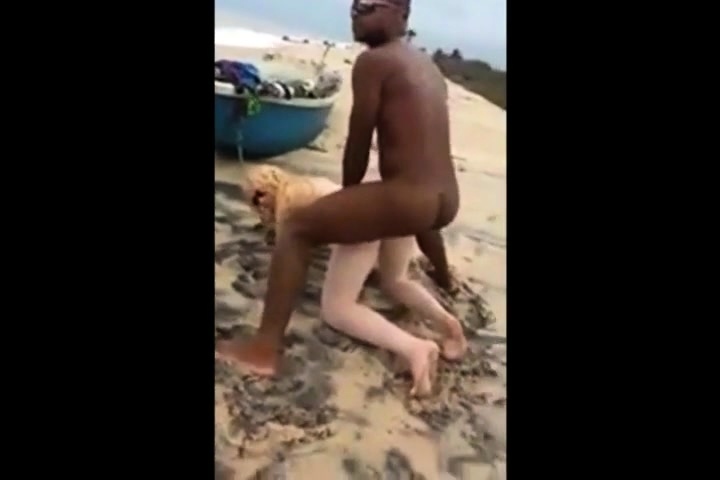 Beach Dick-Taking Turns by Amateurs Outdoors