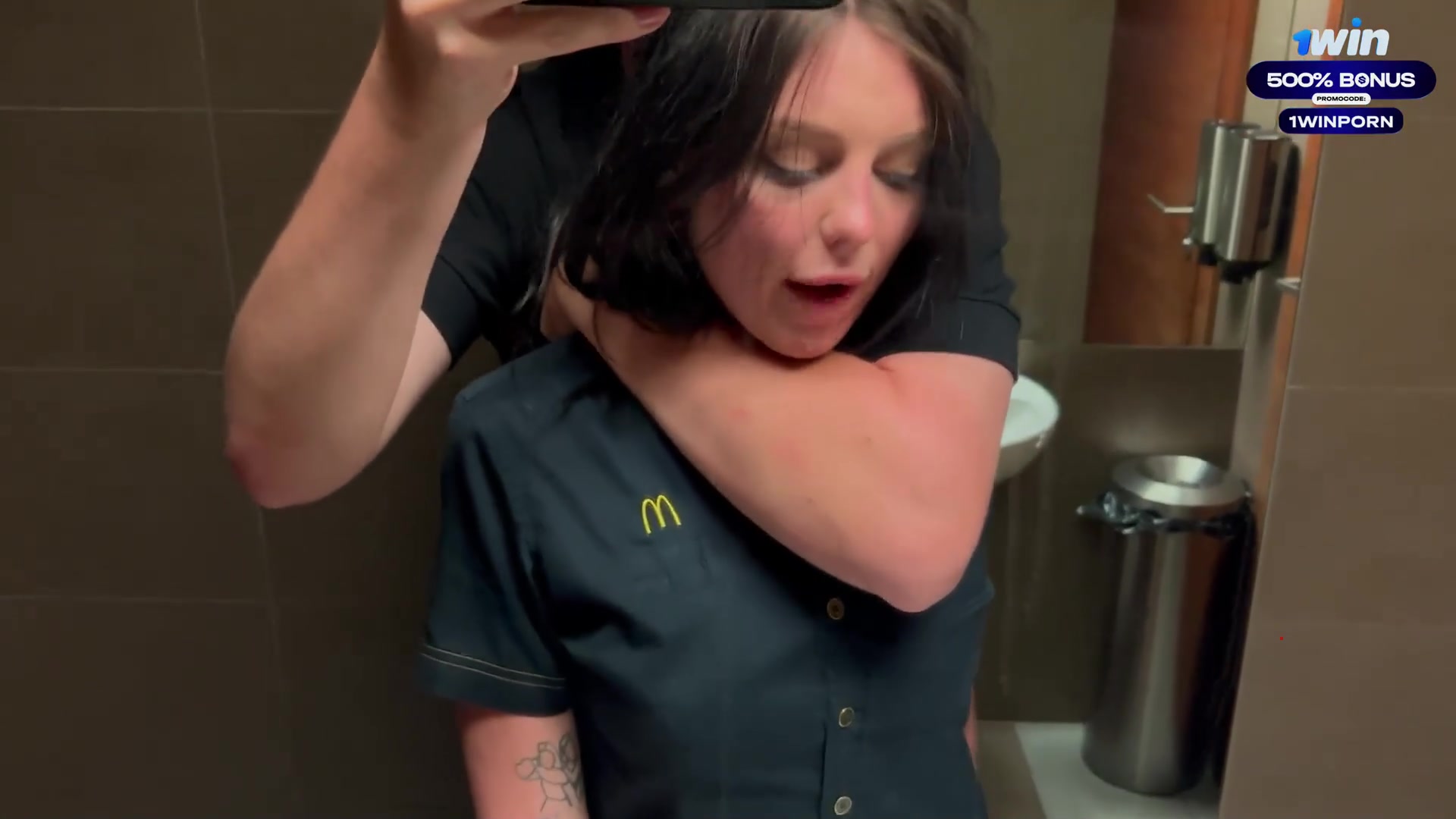 Eva Soda's extraordinary public hook-up with a McDonald's worker is Fantastic XX