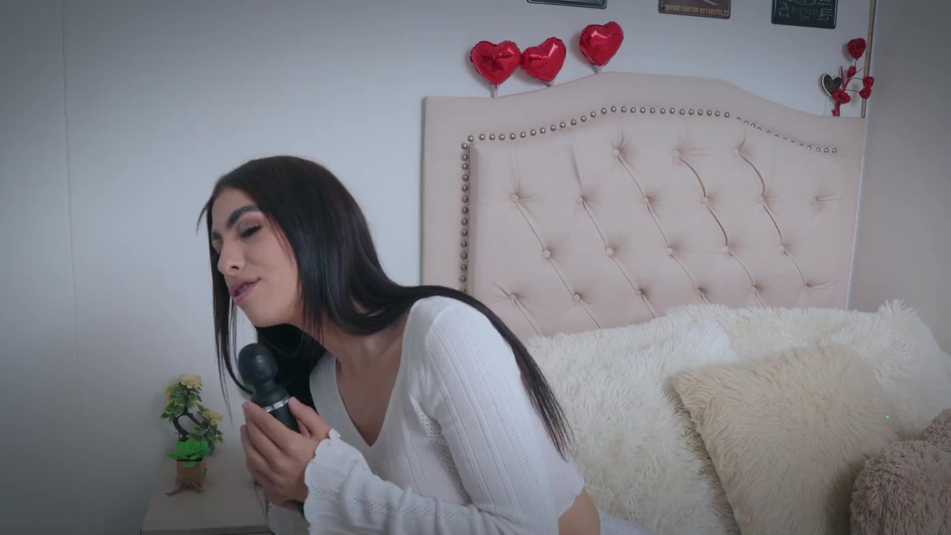 Lesbian lies to acquaintance for orgy - hottest XXX porn!