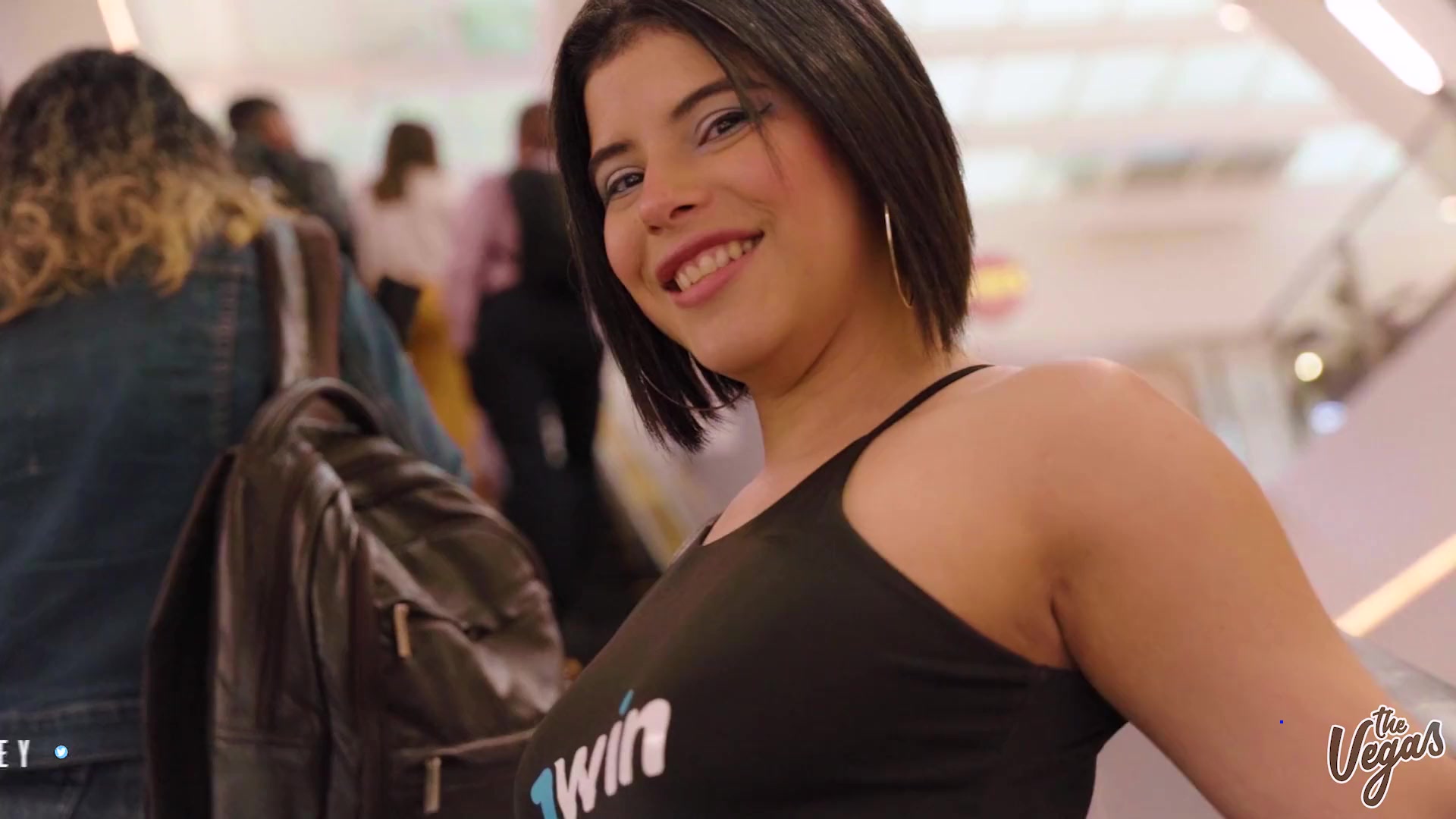 Unprotected fucky-fucky with a hot, bootylicious brunette in a Venezuelan porno.