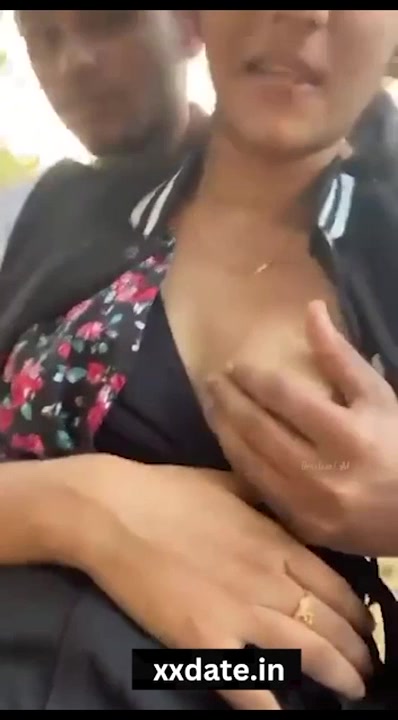 Chapri Boy Pressing Boobs Of Beautiful GirlFriend In Public Park Jaipur Viral Xxx.