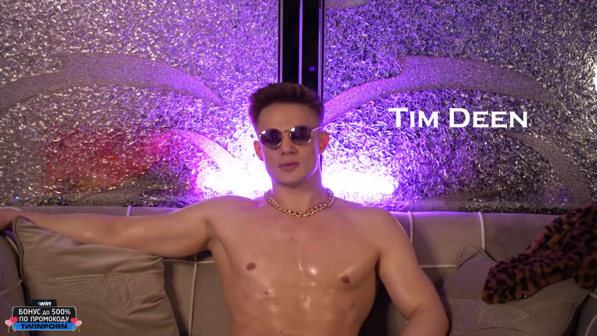 Pimp used 2 cocksluts FFM, Whore work out their money. Fuck 2 bithes with immens