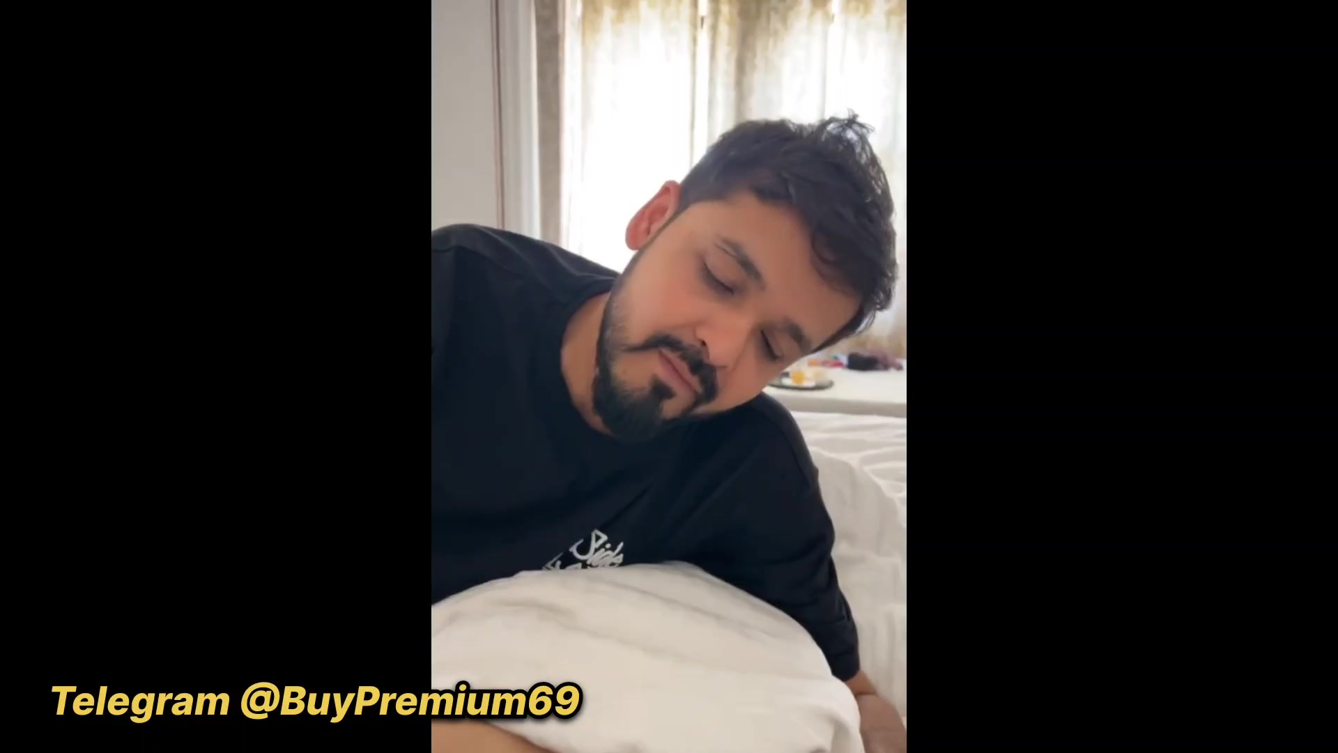 Hot Insta Babe Isha's Explicit Oral Sex Video With Boyfriend
