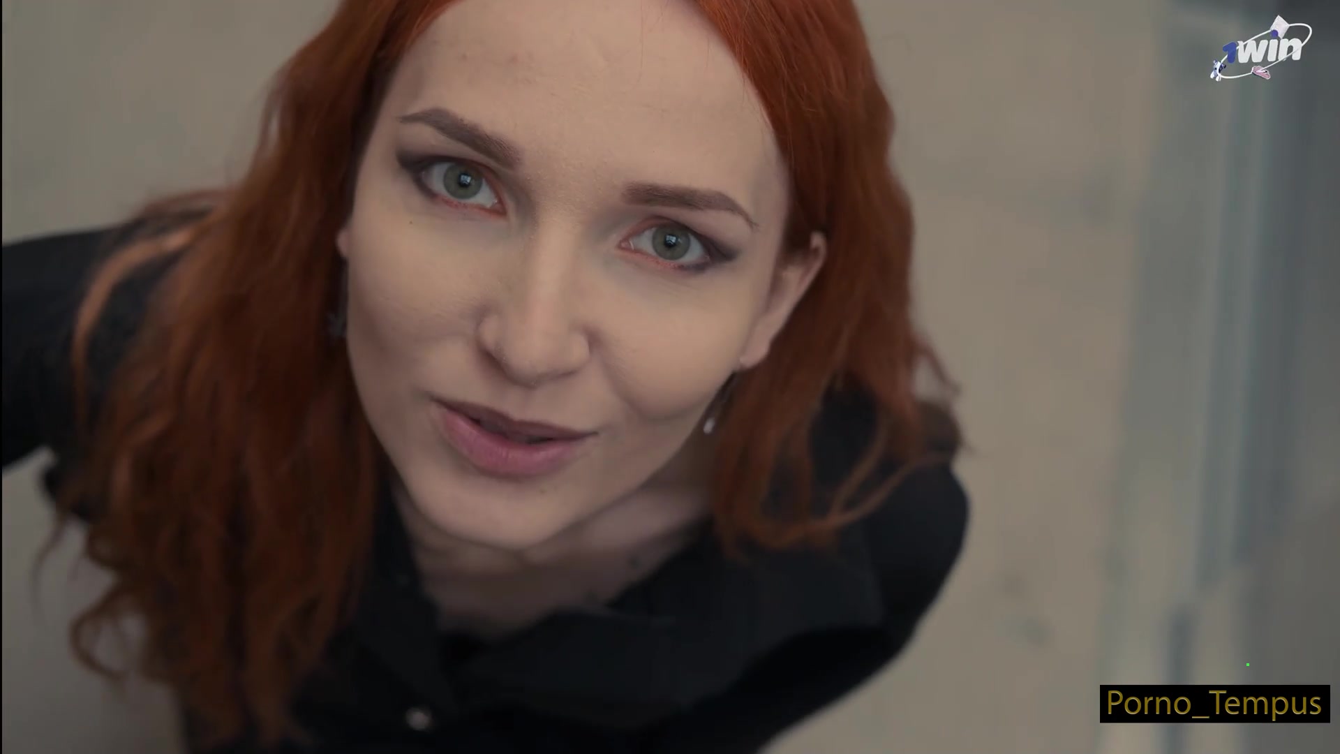 Red-haired MILF trains oral job secret to strangers; amateur porn tempus!