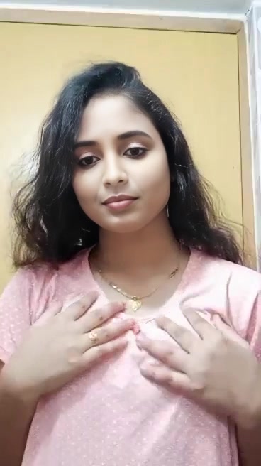 Gouthami reddy manthena sexy lanje removing bra & pressing boobs in bathroom✌