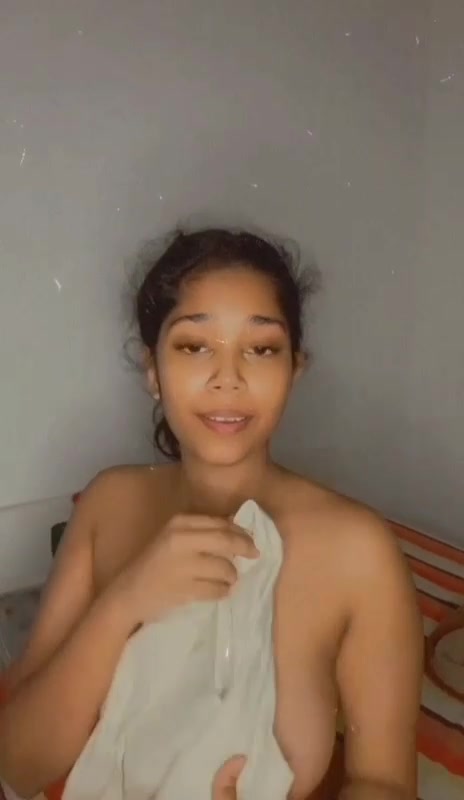 Mallu girl fingering pussy