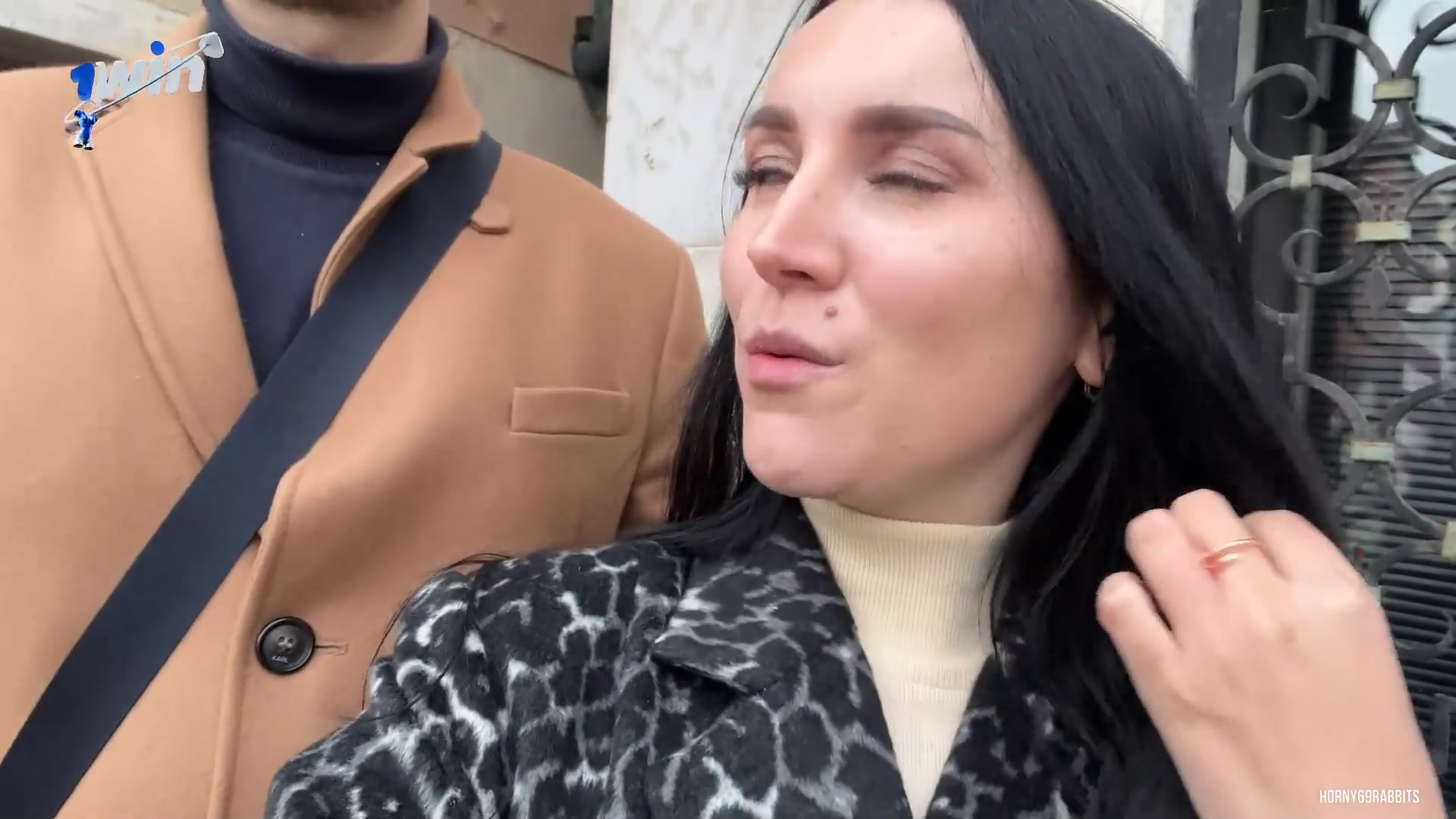 Eva deep throats a stranger in Venice's risky public - horny69rabbits' greatest