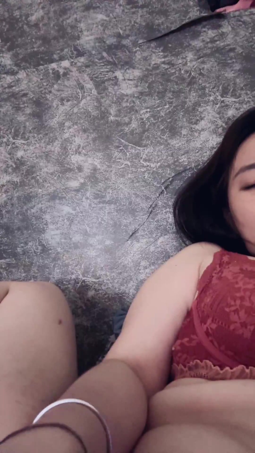 Colok -colok memek dulu guys