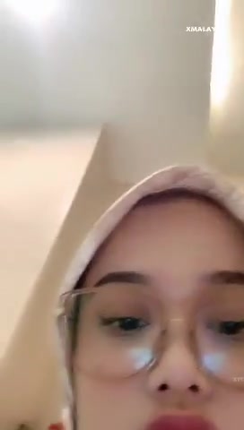 Jilbab kacamata colmek