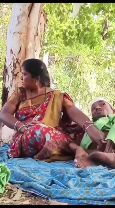 Hindi PublicPlace Telugu Mature Paid Bhabhi Giving Handjob And Fucking In Outdoor With Short Man (Viral MMS)