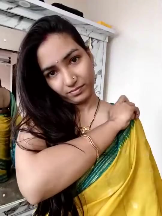 DESI GIRL IN SAREE NUDE SHOW (PERFECT GIRL) - Show Gurl