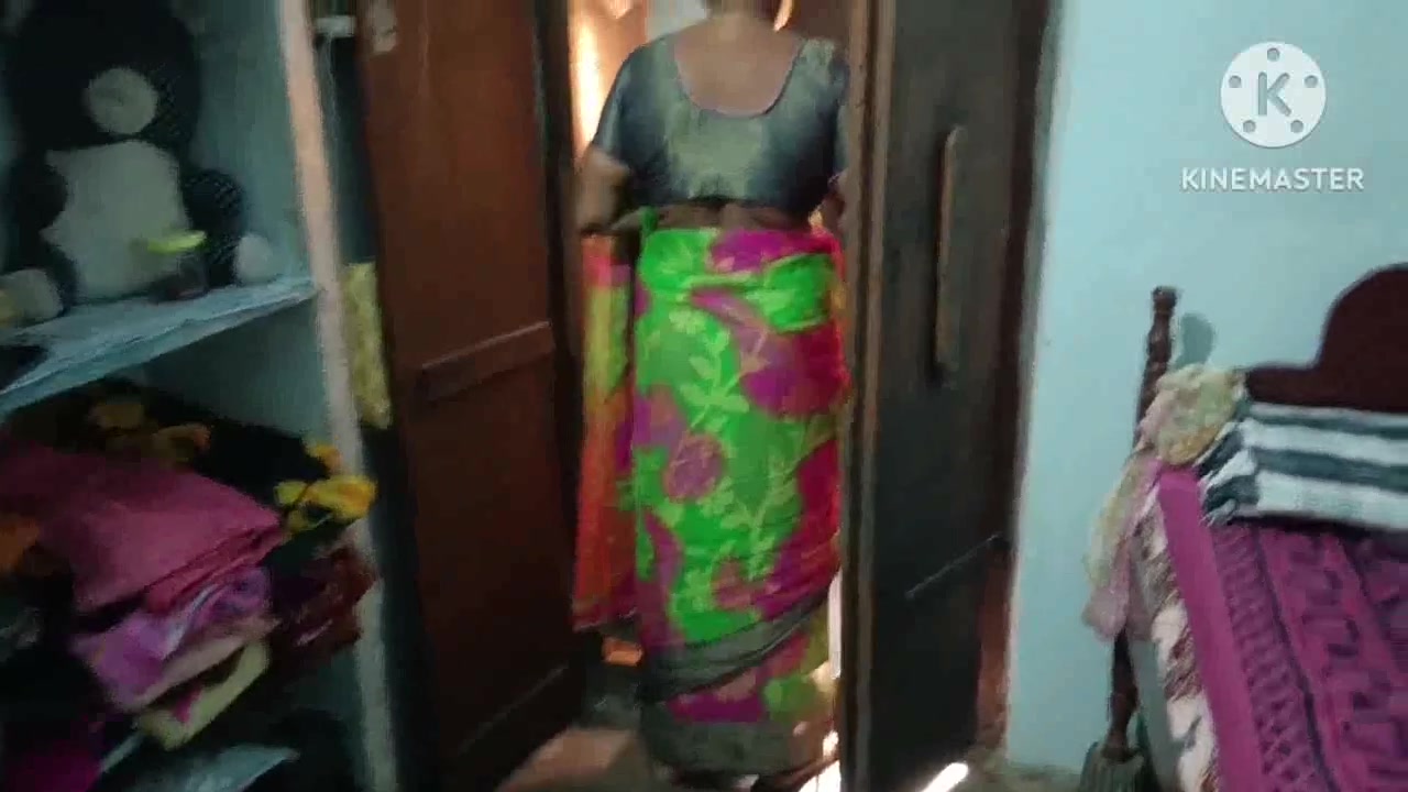 Horny Tamil Aunty Strip Nude Pussy Fingering