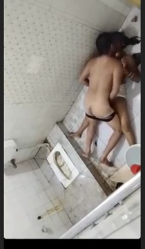 Kaamwali Bhabi Fuck In Bathroom By Owner