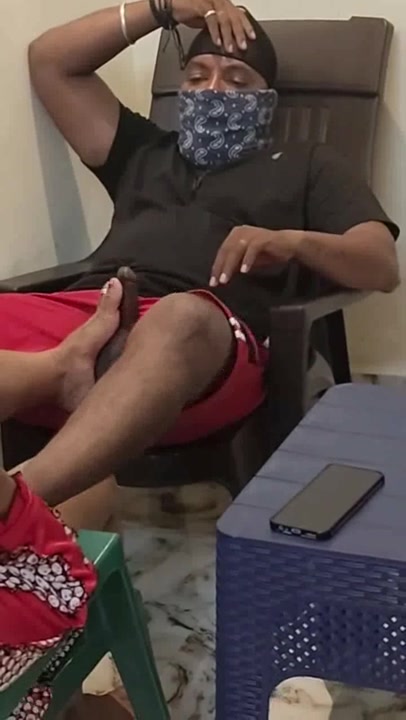 House Owner Tamil Aunty Foot Job And HJ To Trainer With Maid