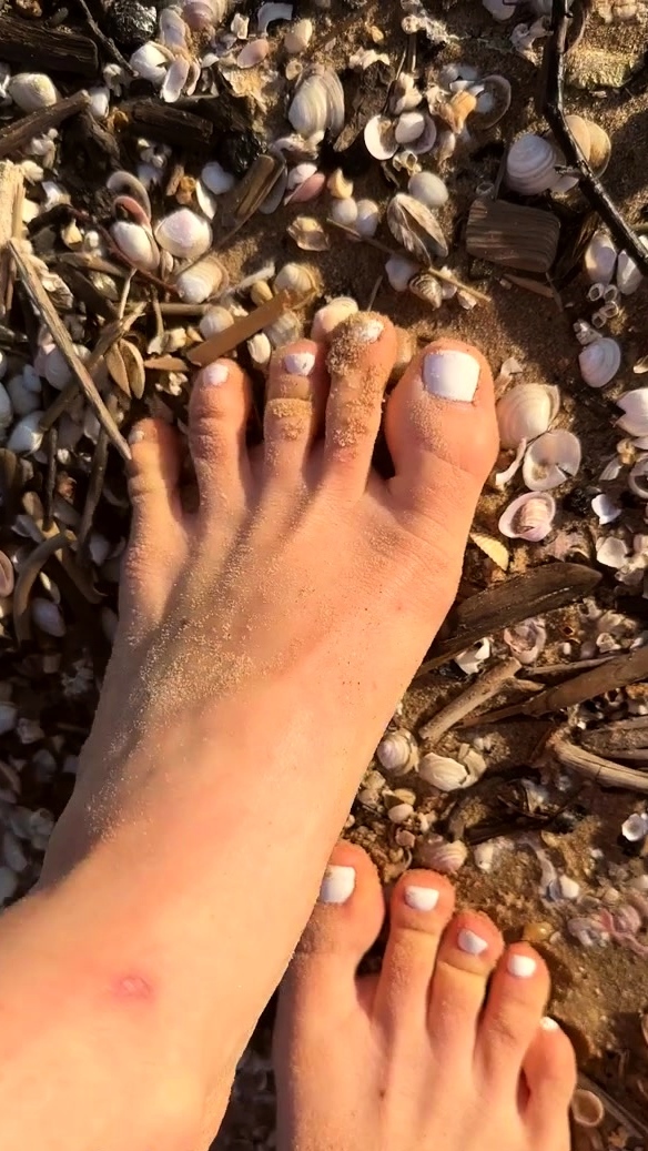 Amateur porn Gives Us Some Foot Fetish Aurora