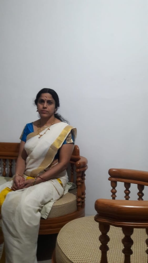 Mallu amma kamukande koodea hotel roomil