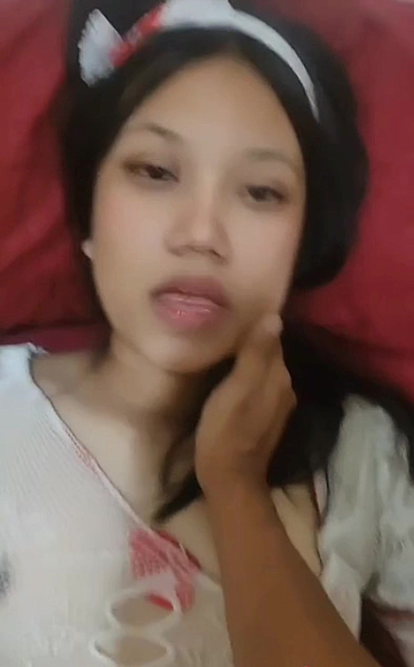 Mika Gaya Ngangkang Sempet Di Gampar Lalu Crot Wajah
