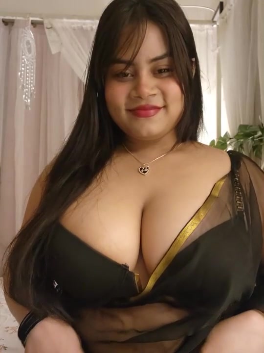 Indian Model Amesha Oiled Her Big Boobs And Ass