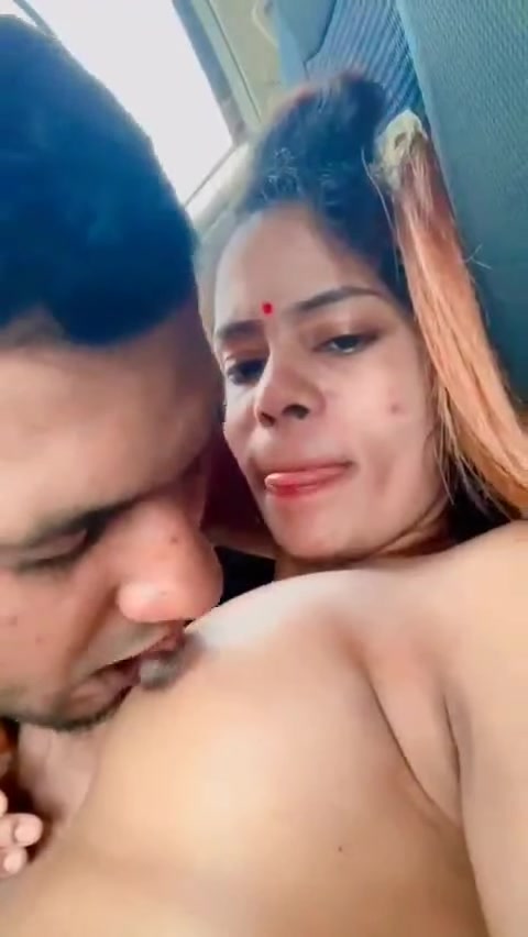 couple fuck in car