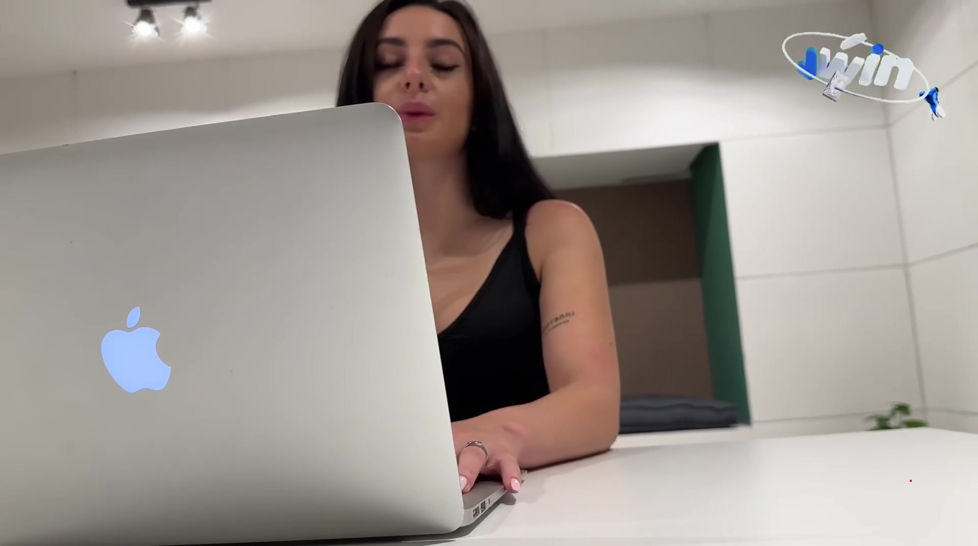 Almendragala bonks Argentina, hottest XXX! Big ass latina, cumshot.