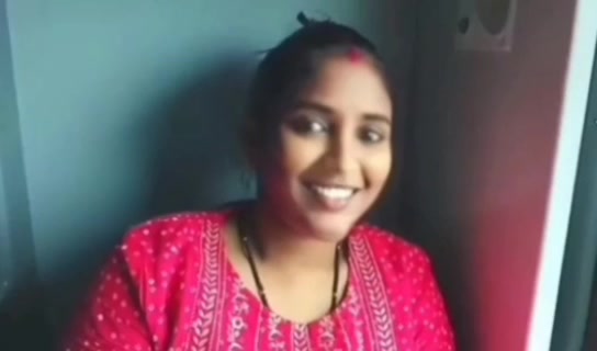 Gouthami reddy manthena showing nude boobs in train & husband pressing Hard ????????