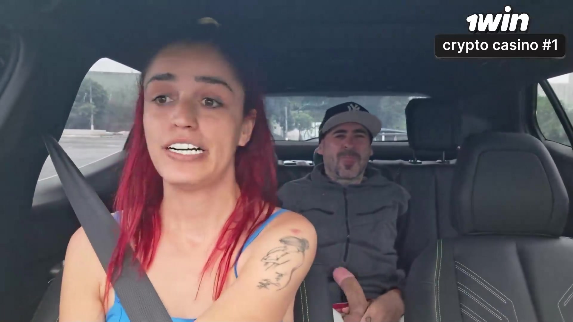 Motorista de aplicativo flagra passageiro se masturbando durante viagem.