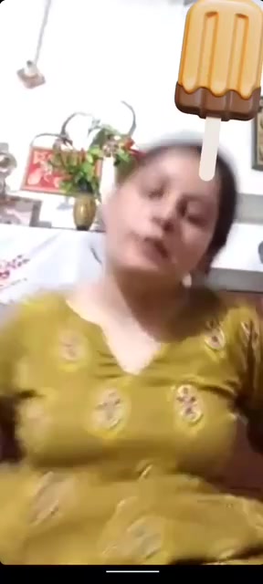 shaved pussy chubby babe fingering