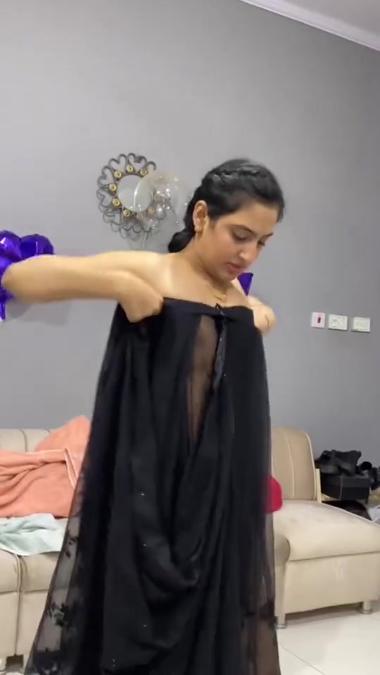 Hairy Pussy Beautiful babe Dancing Nude