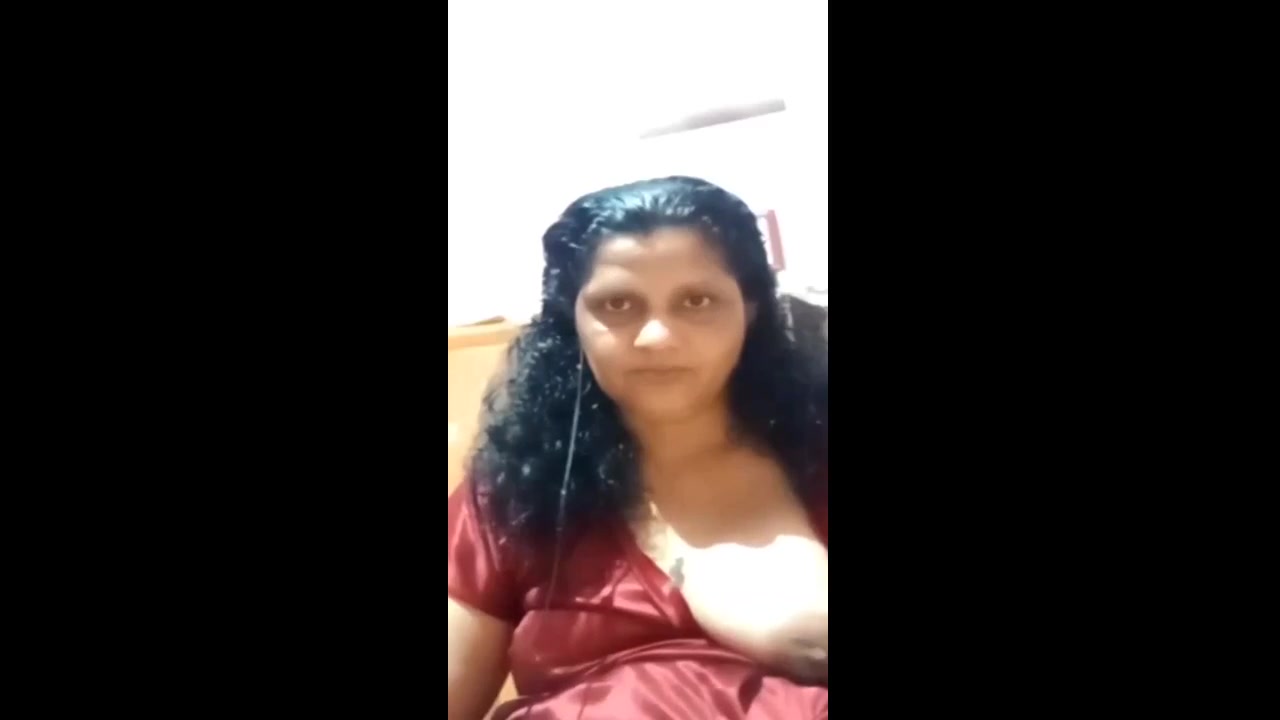 two mature wife tease and finger her pussy