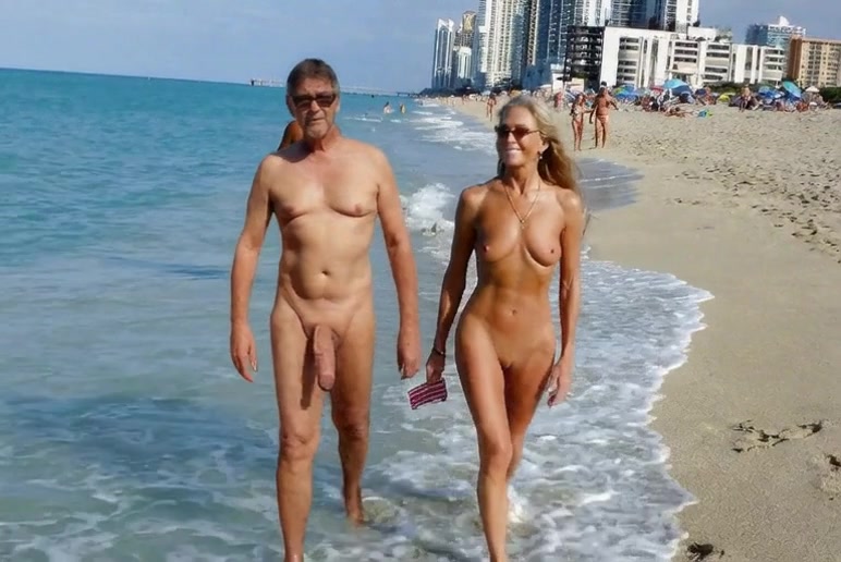 Ric flashing cock on the beach with milf