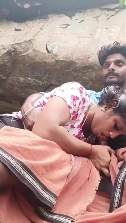 HInDIPP Mallu Couple Outdoor Blowjob