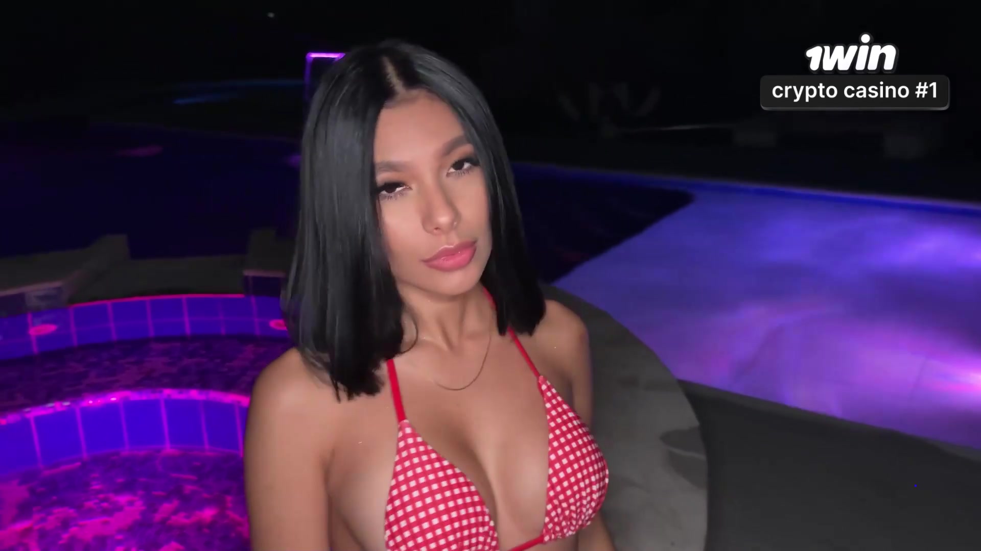Sexy Liz getting sloppy with neighbor in pool, super-hot Colombian girl likes it