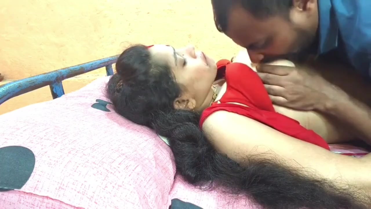 Missionary Position Mein Patni Ki Geeli Chut Ko Ragadta Pati Indian