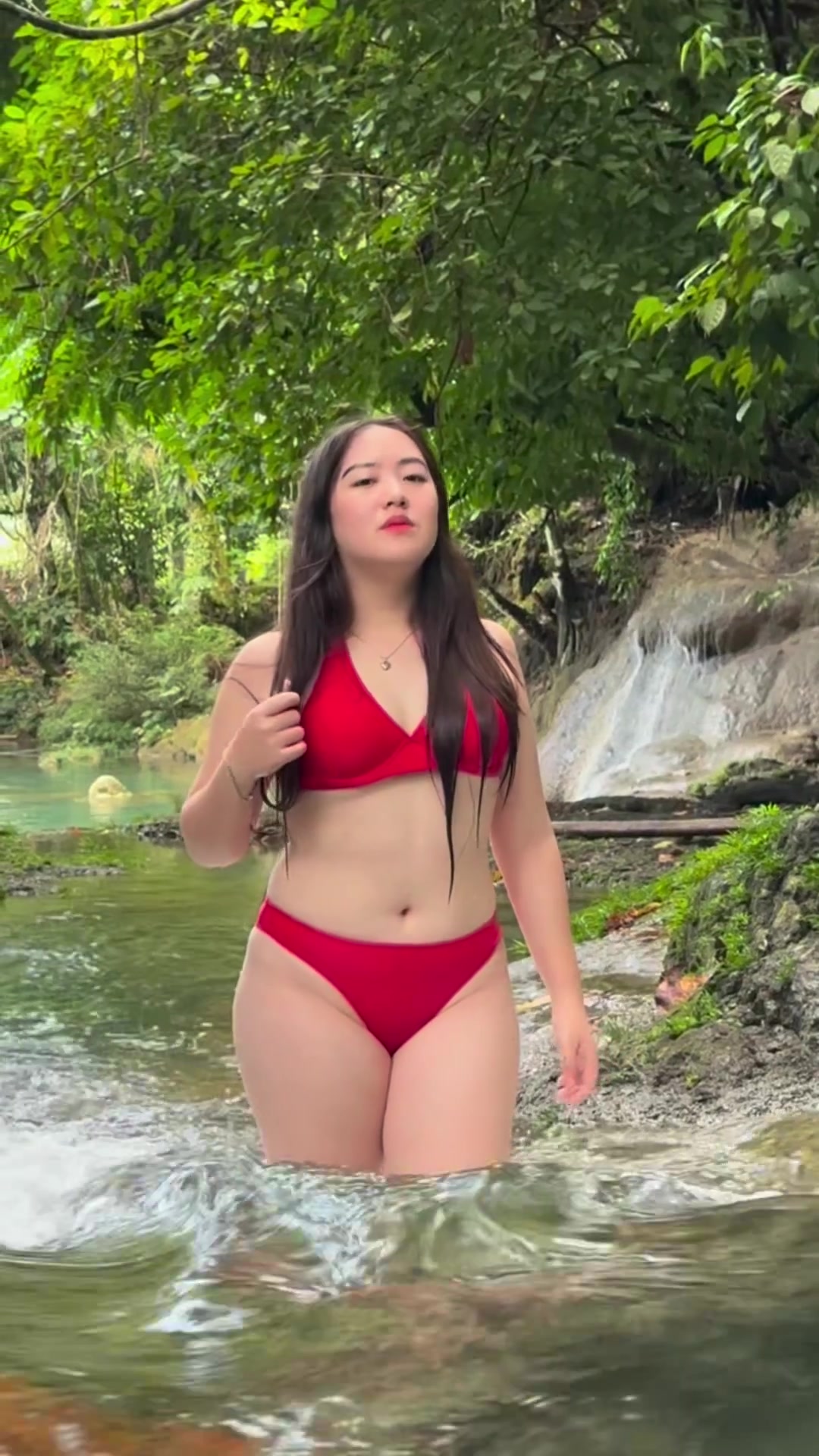 MARLBOROQUEENSEX - SEXY BEAUTIFUL GIRL RED BIKINI