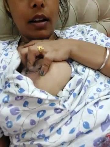 Hindi LiveGirls Happy Couple Solo Self Boobs Sucking And Pussy Fingering