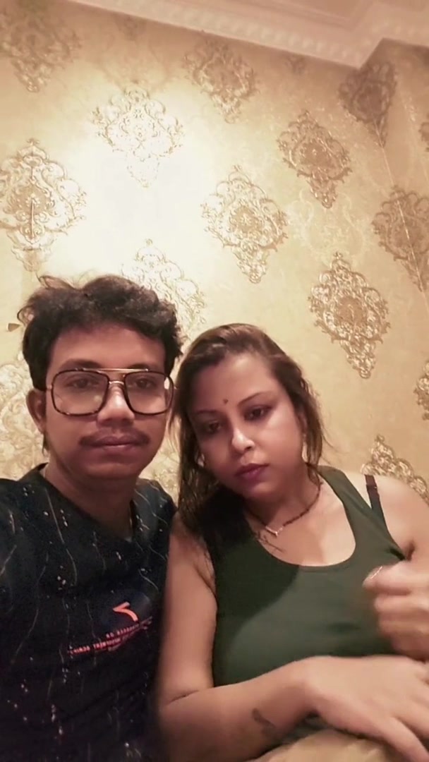 HInDI Indian Hotwife Brothel Job