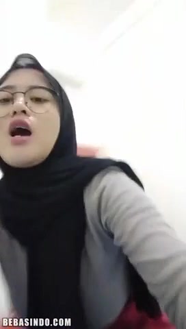 DeshiMixed LiveGirls Bokep Indo Acha Hijab Toket Gede Cantik Kacamata - Sophia Sterling